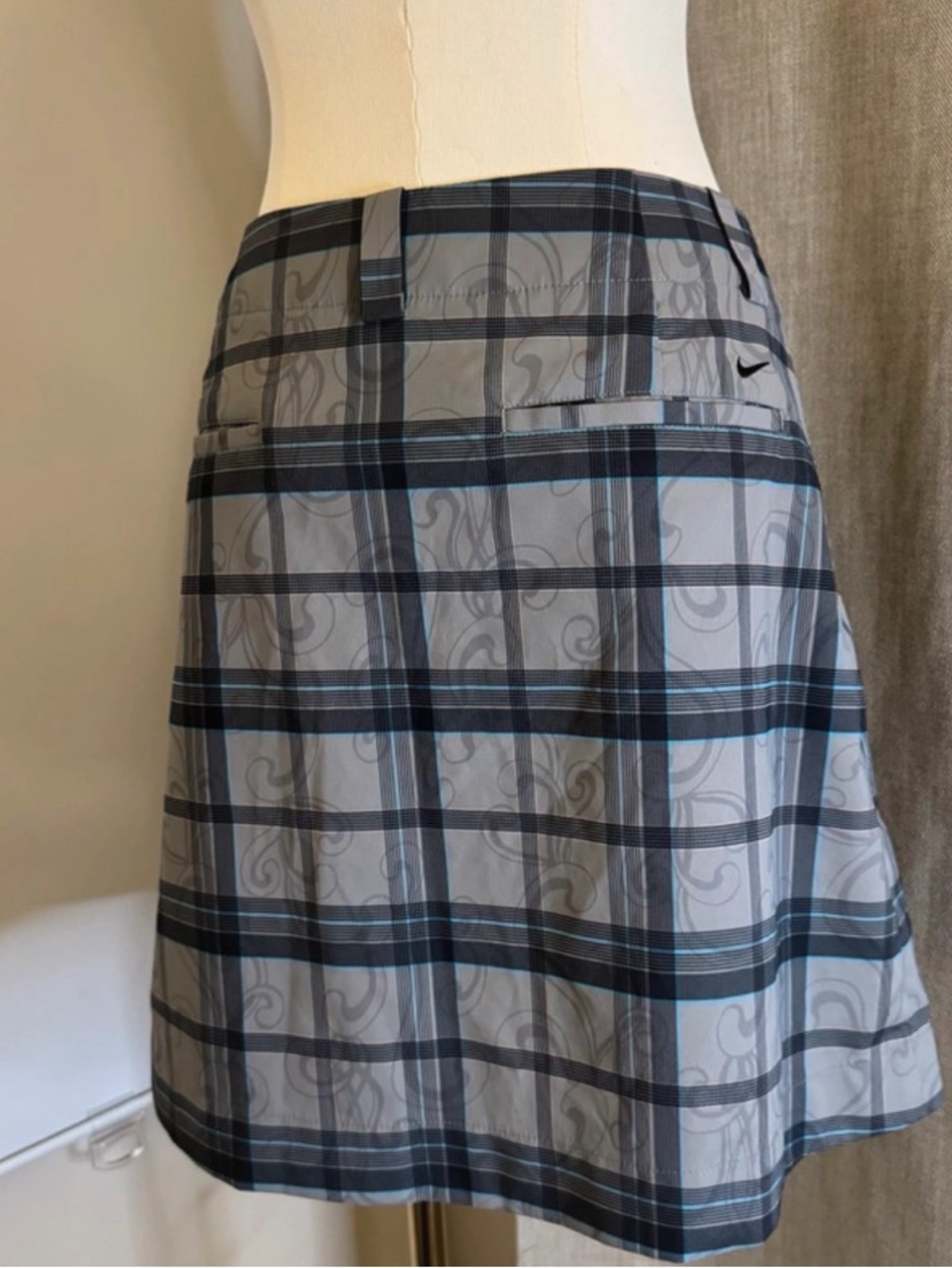 Nike Sport Gray Plaid A-Line Mini Skort with Subtle Blue Trim - M